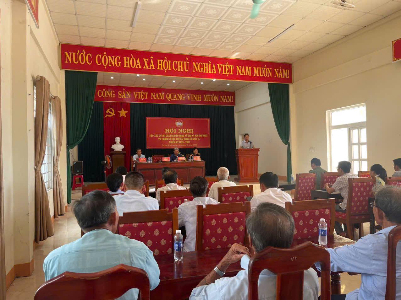 Tổ đại biểu số 2 HĐND xã Triệu Bình tiếp xúc cử tri trước kỳ họp thứ 2