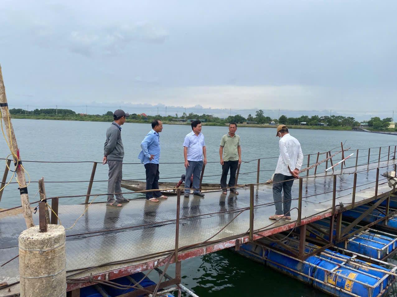 Lãnh đạo xã trực tiếp kiểm tra, chỉ đạo công tác phòng chống bão số 5